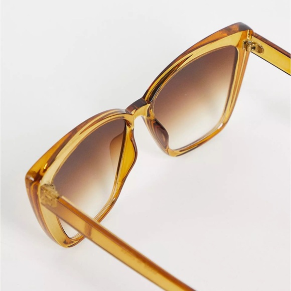 TOPSHOP oversize plastic chamfered cateye
sunglasses in brown - Picture 3 of 4